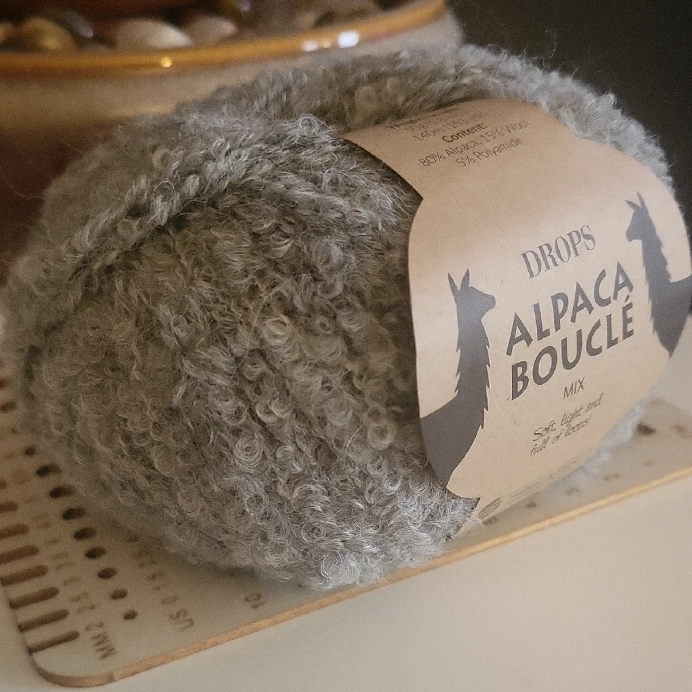 DROPS Alpaca Bouclé Yarn - Soft Heather Gray - Picture 1 of 1